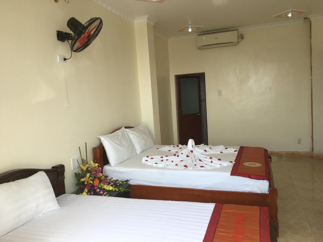 Full Moon Party Hotel Хайфон Экстерьер фото